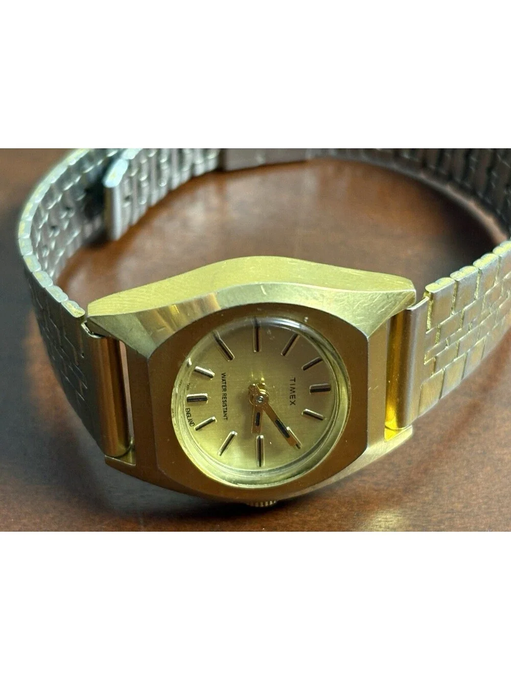 Timex Womens Watch 1970s Retro Chunky Cushion Case Manual Wind Works Well 25mm